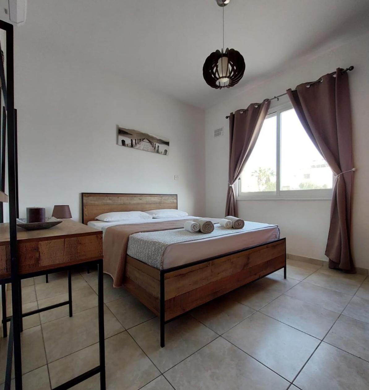 Joanne's Cosy 1 Bdrm Апартаменти Пафос